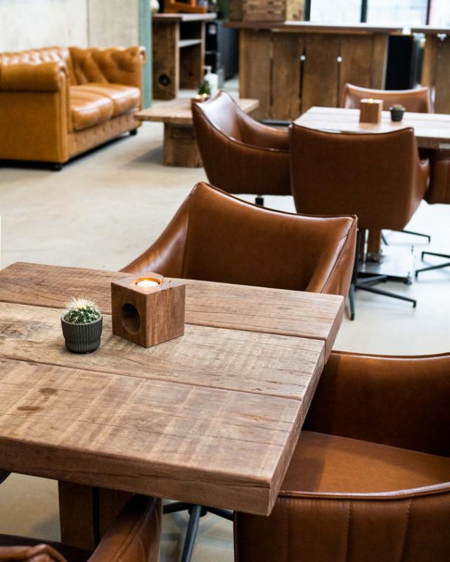 KVATRO cafébord