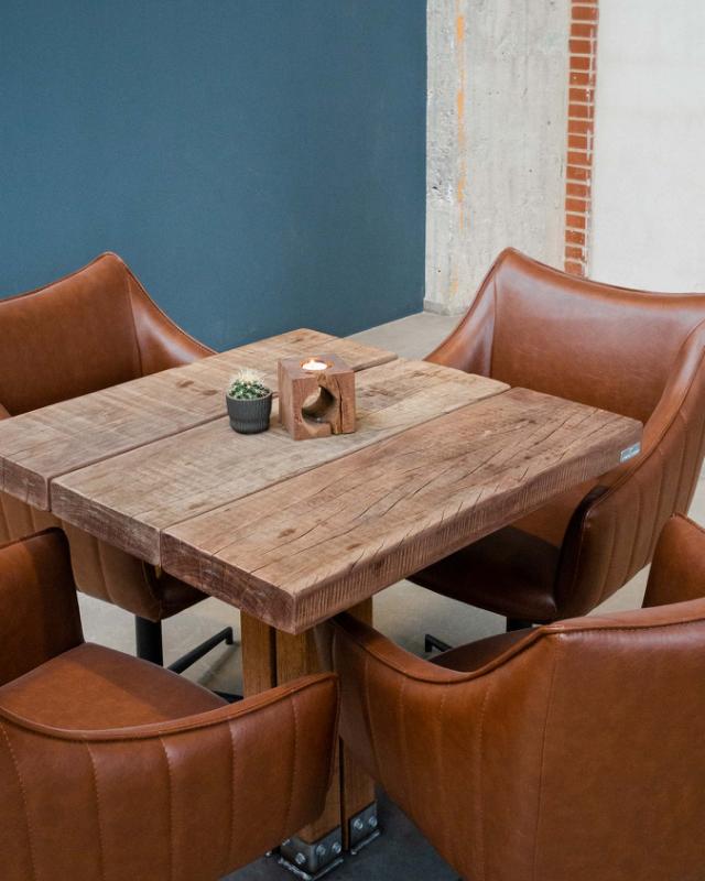 KVATRO cafébord